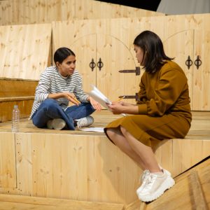 How to Use Enchantment Tables in Minecraft Education Edition